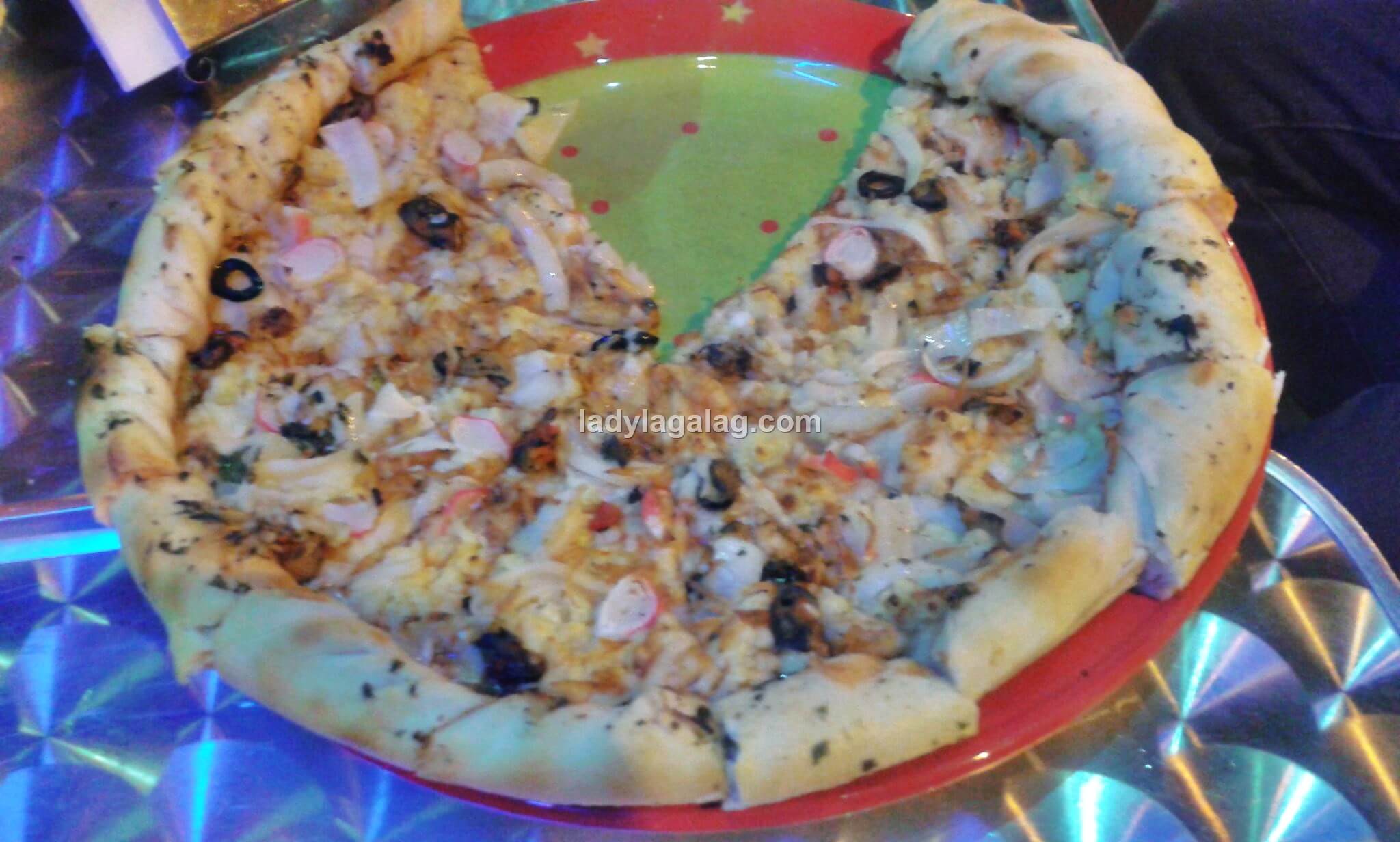 This pizza shop in Mandaluyong has Marinara flavor