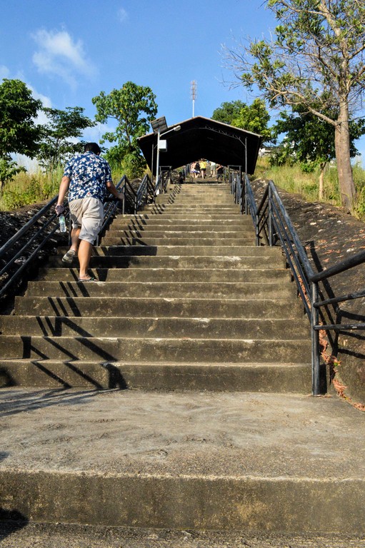 the 724 steps to success in Mount Tapyas