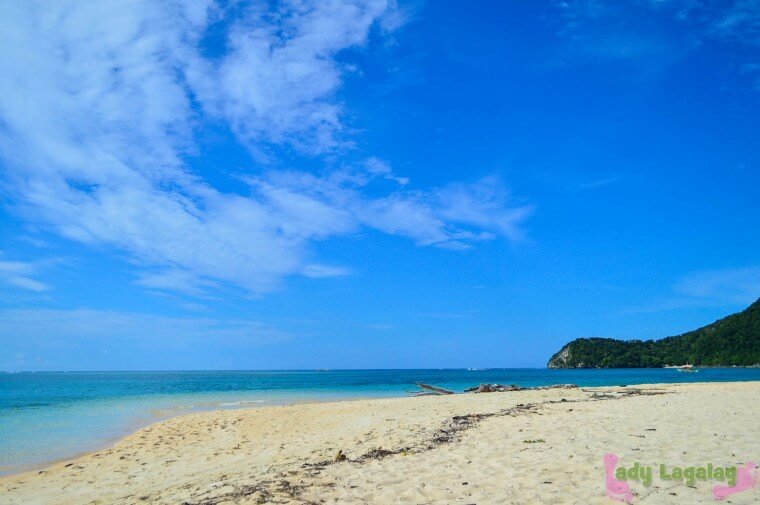 Anguib Beach is one of the resorts in Cagayan Valley tourist spots that is in the remote area.