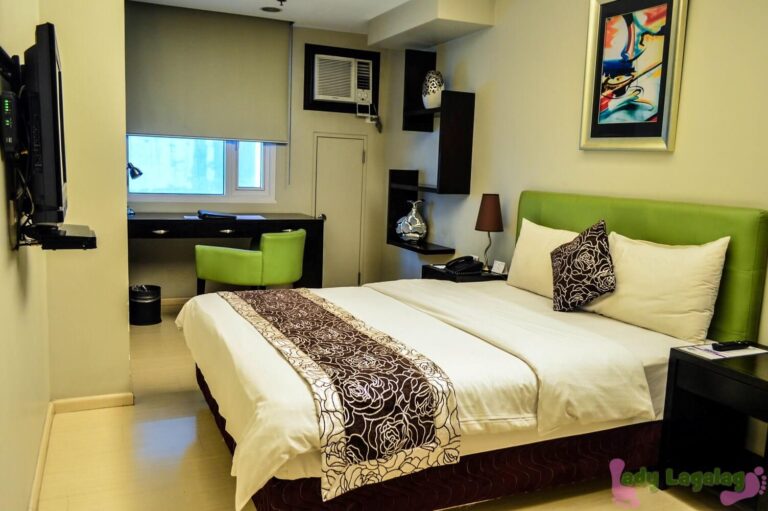This is how deluxe room looks like in one of the hotels in Ortigas