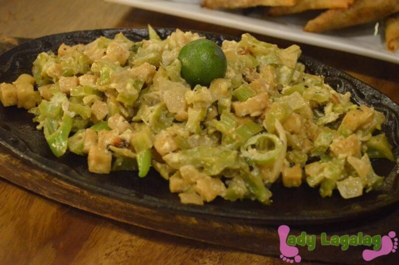 Restaurants in MOA mostly offers sisig and Grilla is no exemption
