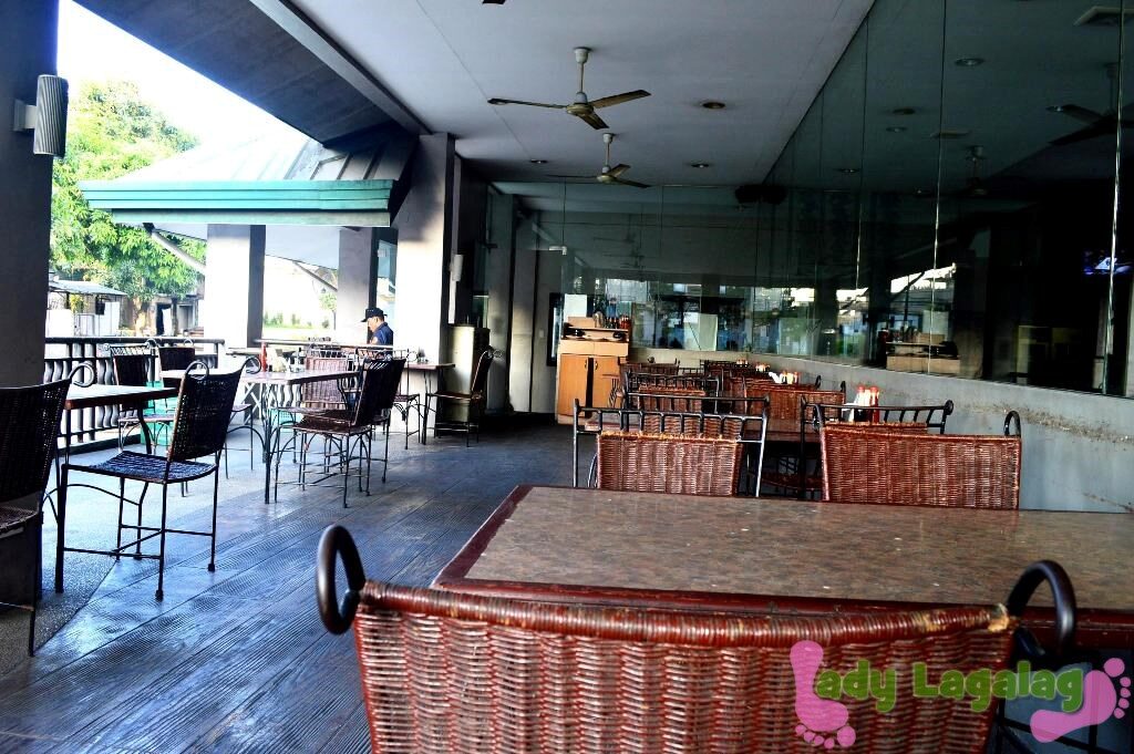 Restaurant in Mindanao Avenue: Tony’s Bar and Grill