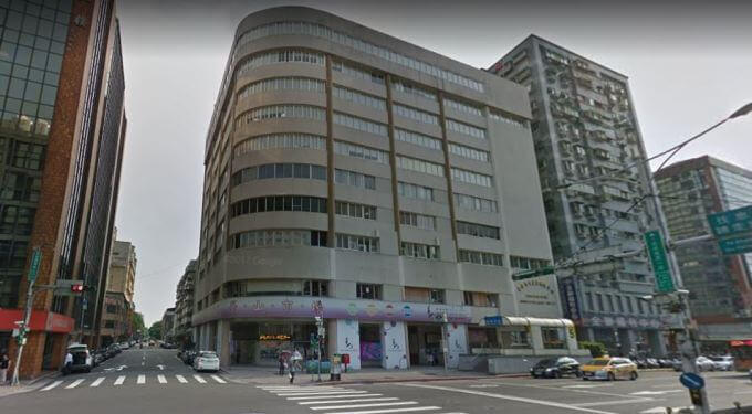 this is the building where the famous breakfast restaurant in Taipei can be found