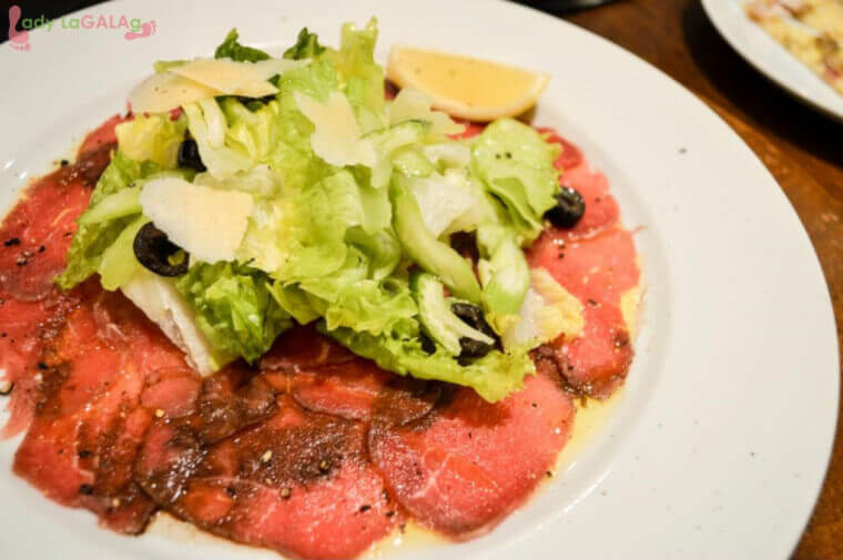 This restaurant in Ayala the 30th serves thinly sliced beef to whet your appetite