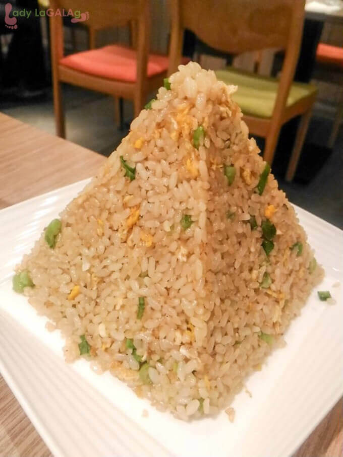 How can this not be a-must visit restaurant in Taipei when you are served with a towering rice?
