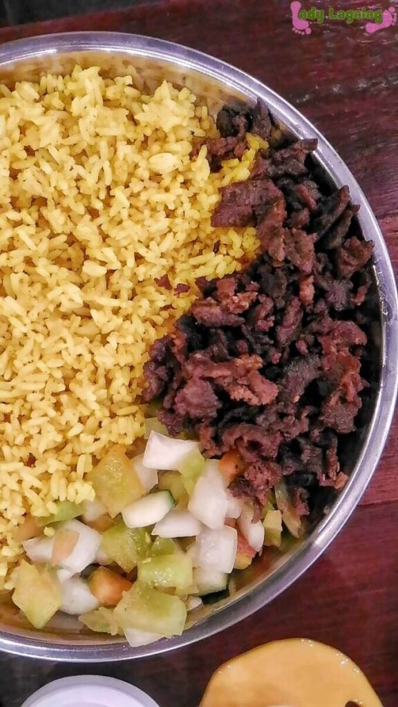 Looking for a shawarma rice that is not greasy at all? Try Shawarma Bros in UP Town Center.