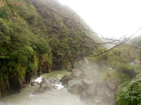 Hear the sounds of the Shifen Waterfall