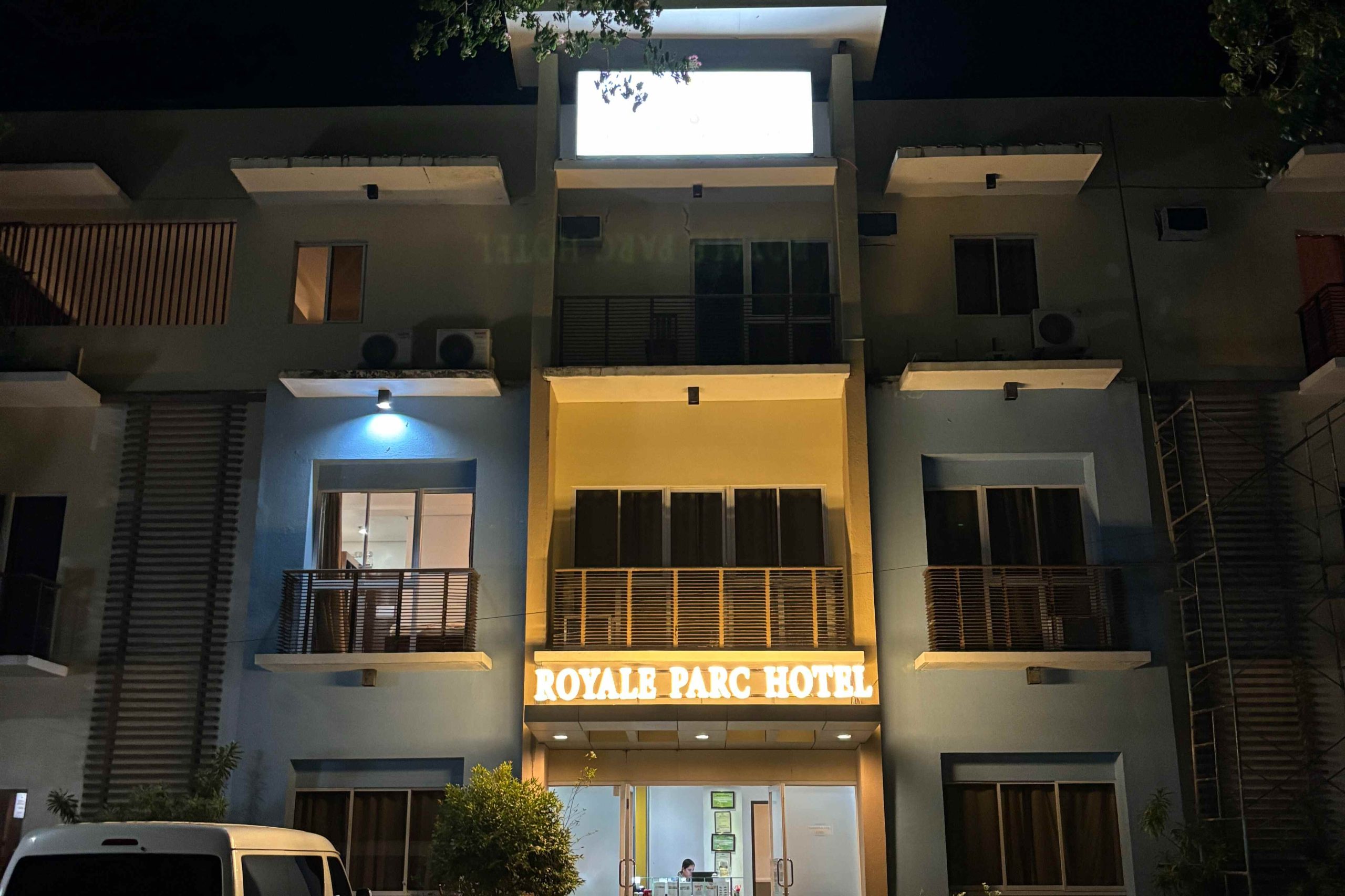 royal parc hotel puerto princesa | ninjammoves